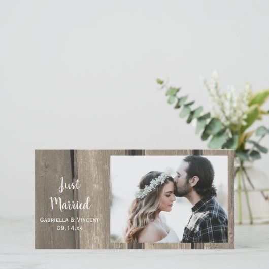 Rustic Country Barn Wood Weddenschap net getrouwd Aankondiging (Staand voorkant)