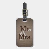 Rustic Country Burlap Monogram Huwelijk Mr. en Mrs Bagagelabel (Voorkant verticaal)