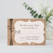 Rustic Country Burlap Twine Wedding Cartes RSVP (Debout devant)