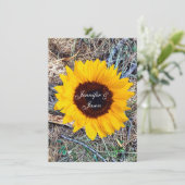 Rustic Country Camo Sunflower Wedding Invitting Kaart (Staand voorkant)