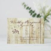 Rustic Country Grange Wood Wedding Cartes RSVP (Debout devant)