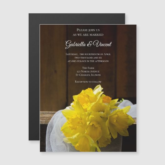 Rustic Daffodils en Barn Wood Country Weddenschap Magnetische Uitnodiging (Voorkant / Achterkant)