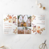 Rustic Earthy Dusty Peach Floral Wedding Drieluik Uitnodiging (Binnen)