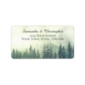 Rustic Green Pines Foggy Mountains Weddenschap Etiket (Voorkant)