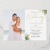 Rustic Greenery Monogram Foto Weddenschap Gold Folie Uitnodiging (Voorkant)