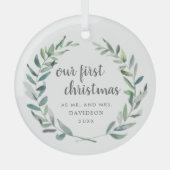 Rustic Greenery Pas getrouwd Ons eerste kerstfeest Glas Ornament (Voorkant)