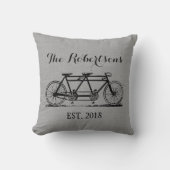 Rustic Grey Fietsbruiloft Monogram Kussen (Voorkant)