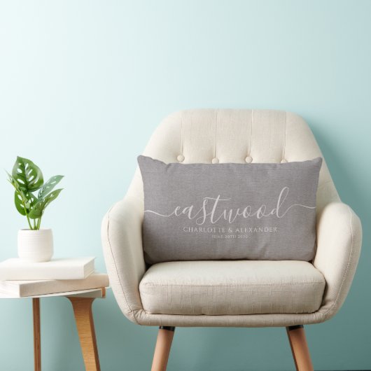 Rustic Grey Linen Effect White Script Naam Kussen (Stoel)