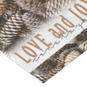 Rustic Holiday Love and Joy Pine Cone Korte Tafelloper (Hoek)