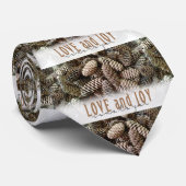 Rustic Holiday Love and Joy Pine Cone Stropdas (Opgerold)