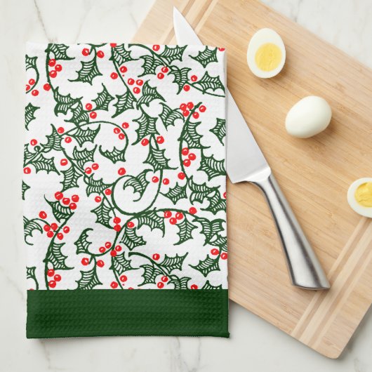 Rustic Holly and Berry Holiday Pattern on Green Theedoek (Quarter Fold)
