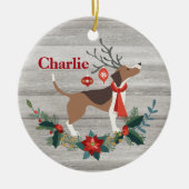 Rustic kerstbeagle Dog Antlers Greenery Keramisch Ornament (Voorkant)