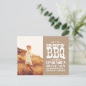 Rustic Kraft Afstuderen Foto BBQ Uitnodiging (Staand voorkant)