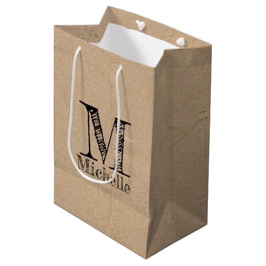 Rustic Kraft Brown Paper Kijk Monogram Medium Cadeauzakje (Voorkant Gekanteld)