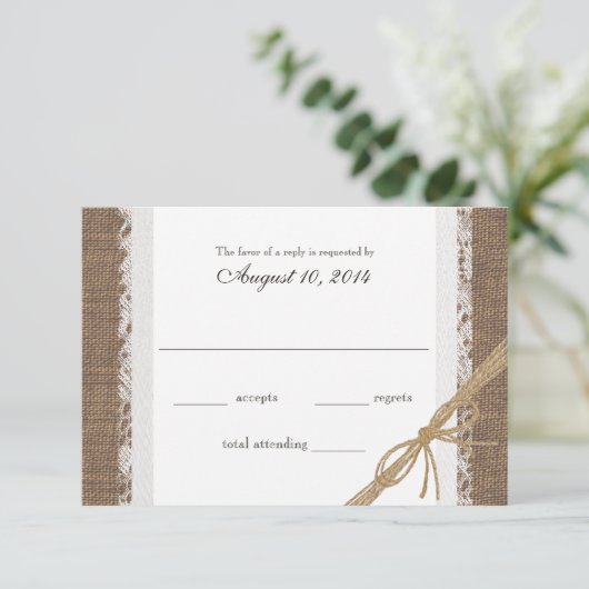 Rustic Lace et Burlap Wedding RSVP (Debout devant)
