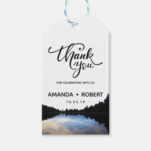 ©Rustic Lake Reflections Lakeside Wedding Favor Cadeaulabel (Voorkant)