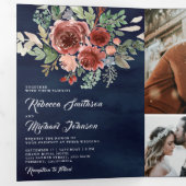 Rustic Land Marsala Floral Navy Blue Wedding Drieluik Uitnodiging (Binnenzijde eerst)