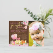 Rustic Little Citrouille Invitations d'anniversair (Debout devant)