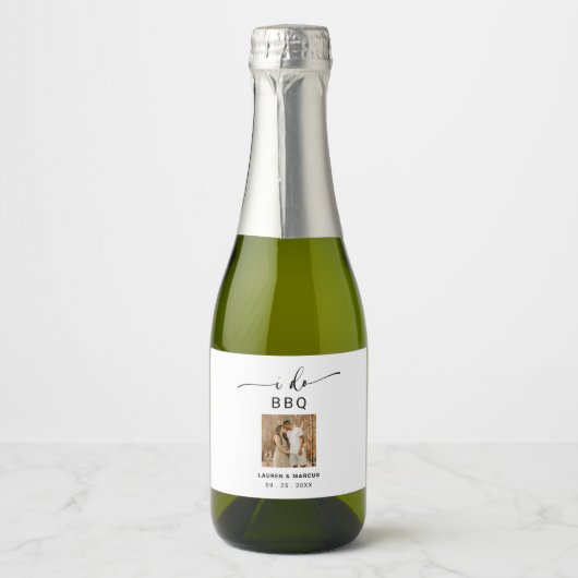Rustic Modern Photo I Do BBQ Sparkling Wijnetiket (Voorkant)