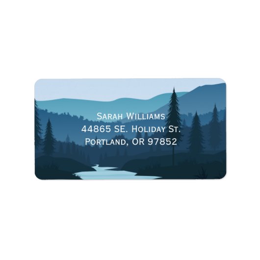 Rustic Mountain Forest Stream met pijnbomen Etiket (Voorkant)