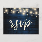 Rustic Navy Blue Wood String Lights RSVP Uitnodiging Briefkaart (Voorkant)