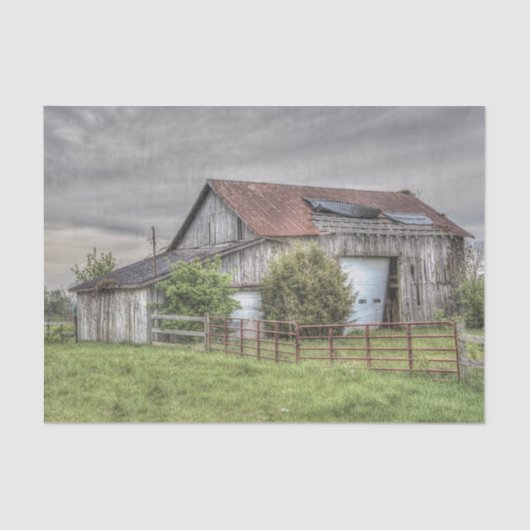 Rustic Ohio Barn onder Storm wolken Tissuepapier (Voorkant)