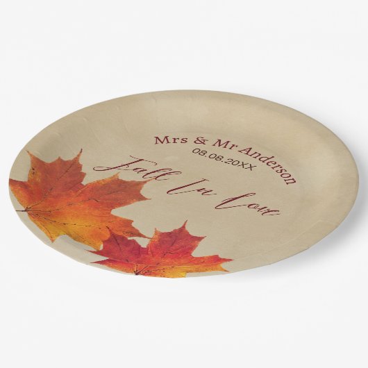 Rustic Oranje Verliefd Bladeren Herfst Bruiloft Papieren Bordje (Gekanteld)