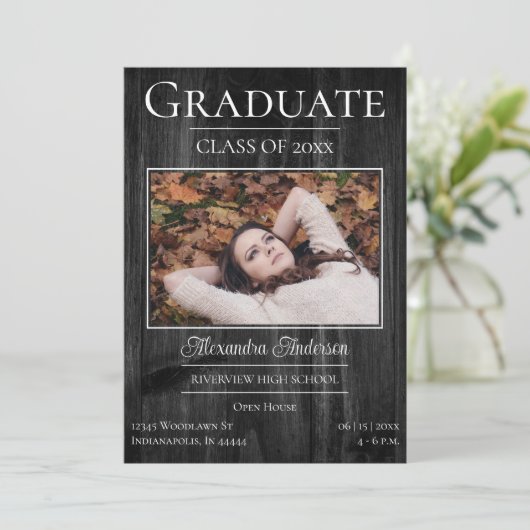 Rustic Photo Graduation Open House Invitation (Debout devant)