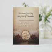 Rustic Pines Woods Mariage RSVP Réponse (Debout devant)