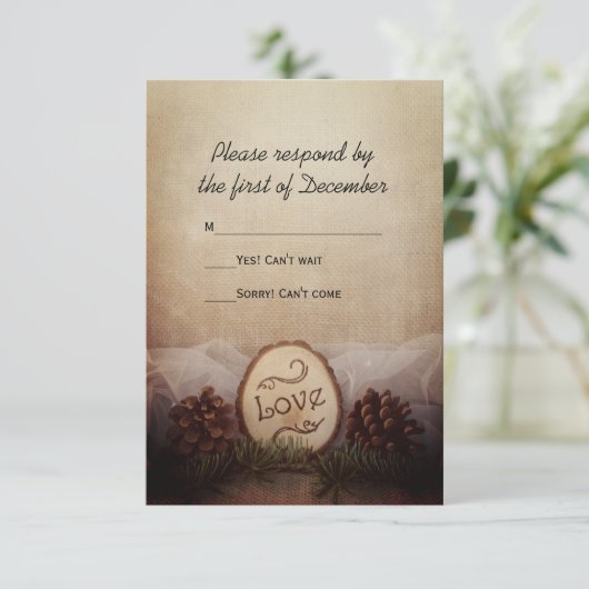 Rustic Pines Woods Mariage RSVP Réponse (Debout devant)