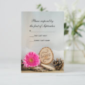 Rustic Pink Daisy Woodland Wedding RSVP Reactie Kaartje (Staand voorkant)