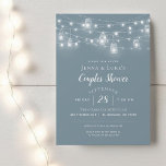 Rustic String Lights Couples Douche Invitation<br><div class="desc">Un modèle facile à utiliser pour la personnalisation et un prix abordable pour les couples imprimés. Ce design rustique chic présente des brins de lumières à cordes brillantes et des jarres de maçon sur un arrière - plan bleu poussiéreux. Personnalisez l'invitation avec les détails de votre parti ou customisez le...</div>