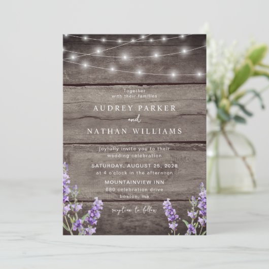Rustic String Lights Lavender QR Code Weddenschap Kaart (Staand voorkant)
