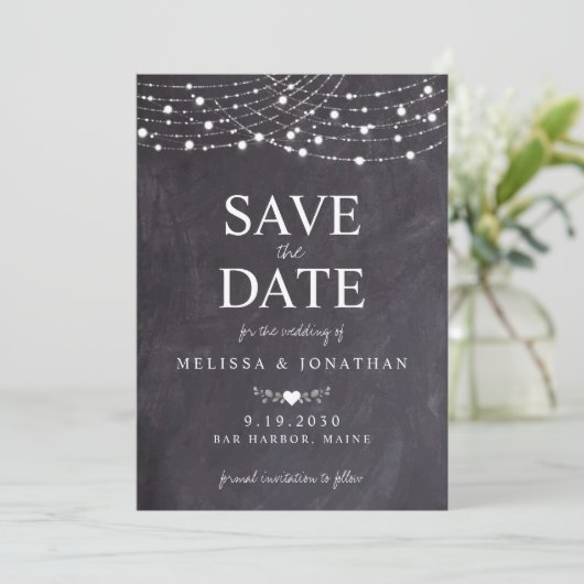 Rustic String Lights Slate Chalkboard Weddenschap  Save The Date (Staand voorkant)