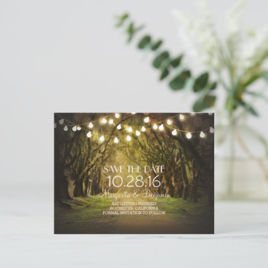 Rustic String Lights Tree Path Sla de datum op Aankondigingskaart (Staand voorkant)