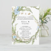 Rustic Summer Fern Wreath Rehearsal Dinner Invitat Kaart (Staand voorkant)