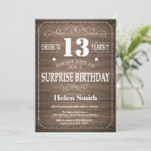Rustic Surprise 13e anniversaire Invitation (Debout devant)