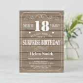 Rustic Surprise 18e anniversaire Invitation (Debout devant)