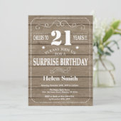 Rustic Surprise 21st Birthday Invitation Kaart (Staand voorkant)