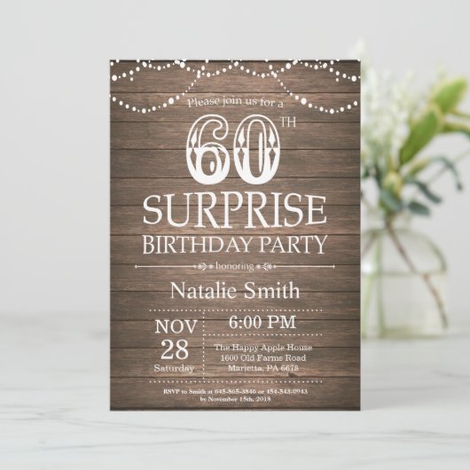 Rustic Surprise 60e anniversaire Invitation (Debout devant)