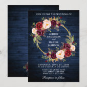 Rustic Wedding Blue Wood Burgundy Wreath Invite Kaart (Voorkant / Achterkant)