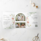Rustic Wildflower Foto Collage QR Code Weddenschap Drieluik Uitnodiging (Binnen)