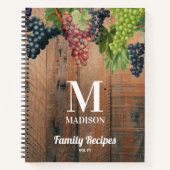 Rustic Winery Wood Grapes Monogram Family Recipes Notitieboek (Voorkant)