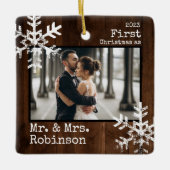 Rustic Wood 1 Kerstmis Mr. & Mrs Custom Photo Keramisch Ornament (Voorkant)
