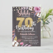 Rustic Wood 70e Invitation d'anniversaire surprise (Debout devant)