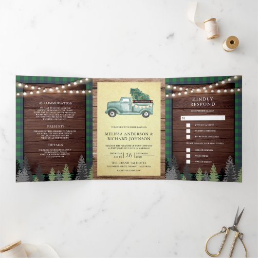 Rustic Wood  Green Kerstfeest Weddenschap Drieluik Uitnodiging (Binnen)