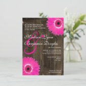 Rustic Wood Hot Pink Daisy Wedding Invitations Kaart (Staand voorkant)
