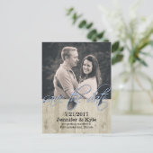 Rustic Wood Look Mariage Enregistrer La Date Carte (Debout devant)