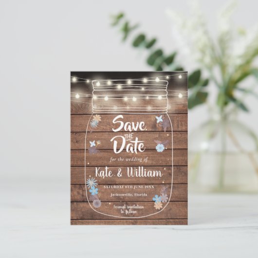 Rustic Wood Mason Jar String Lights slaat de datum Aankondigingskaart (Staand voorkant)