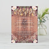 Rustic Wood & String Lights Floral Wedding Kaart (Staand voorkant)